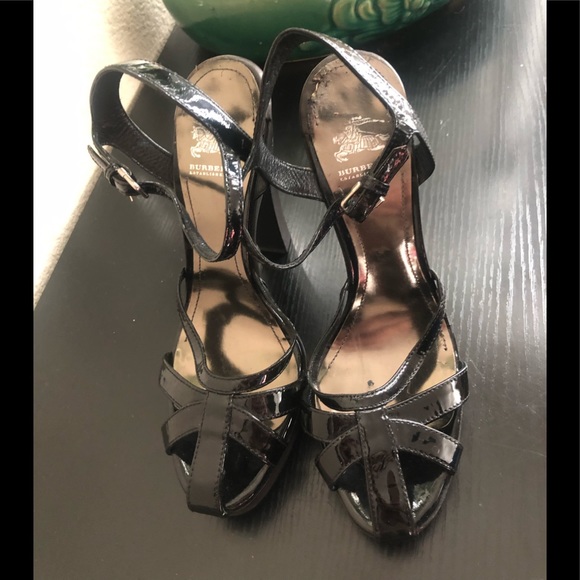 BURBERRY BLACK PATENT LEATHER STRAPPY Platform sandals - Picture 4 of 12